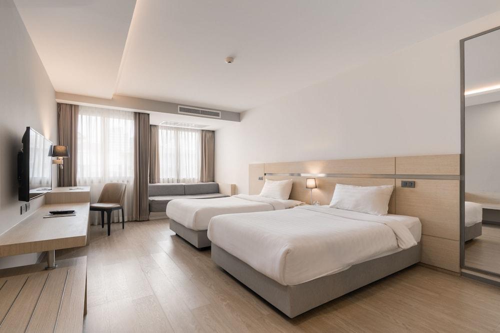Samyan Serene Hotel Room Type - Deluxe Room (Twin Bed)