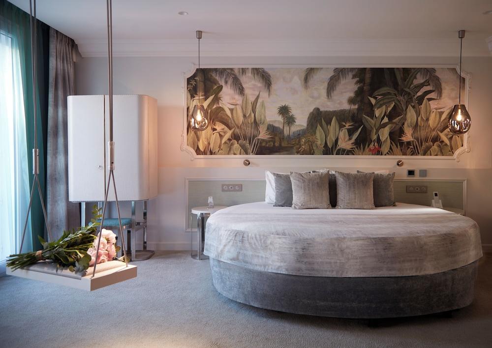 Paris j'Adore Hotel & Spa Room Type - Luxury Extravagante Room