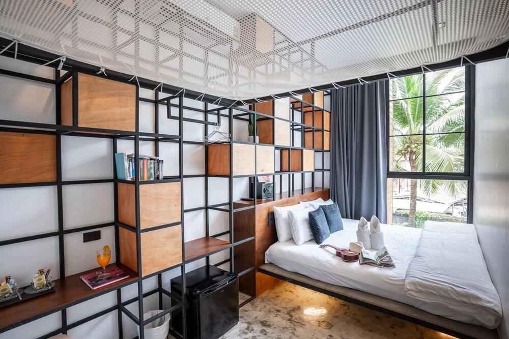 Book a Bed Poshtel Room Type - Hammock Room