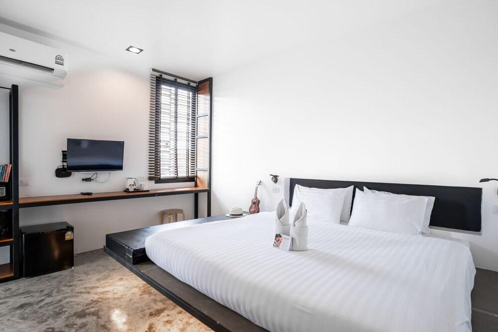 Book a Bed Poshtel Room Type - Deluxe Room