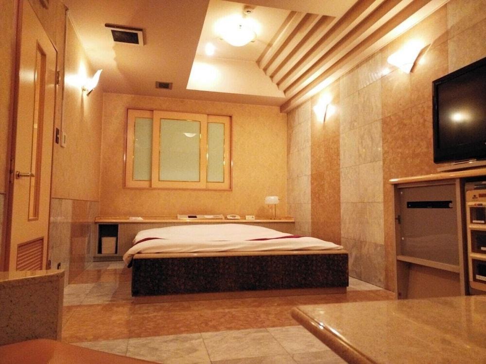 HOTEL G7 - Adults Only - Tap to explore photos