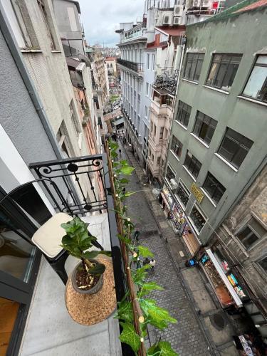 Royal Galata Hotel - Tap to explore photos