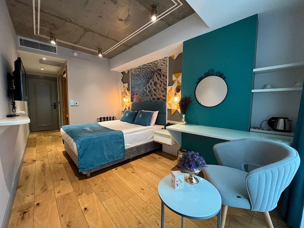 Royal Galata Hotel Room Type - Standard Double or Twin Room Royal Galata Hotel Room Type - Standard Double or Twin Room