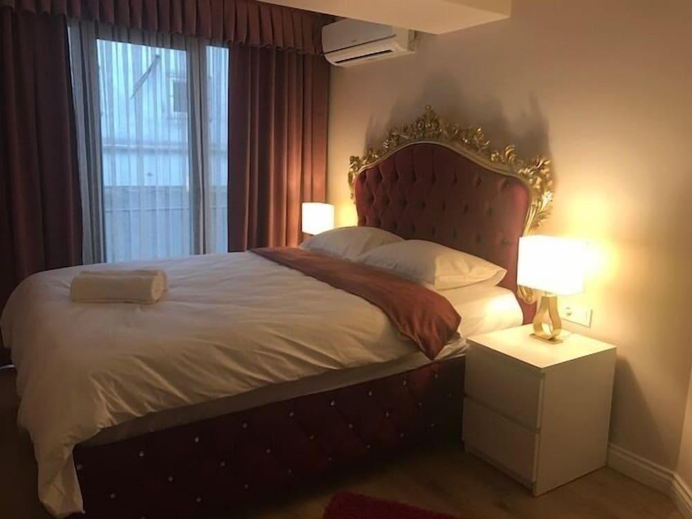Luxx Suite Room Type - Deluxe Double Room Luxx Suite Room Type - Deluxe Double Room