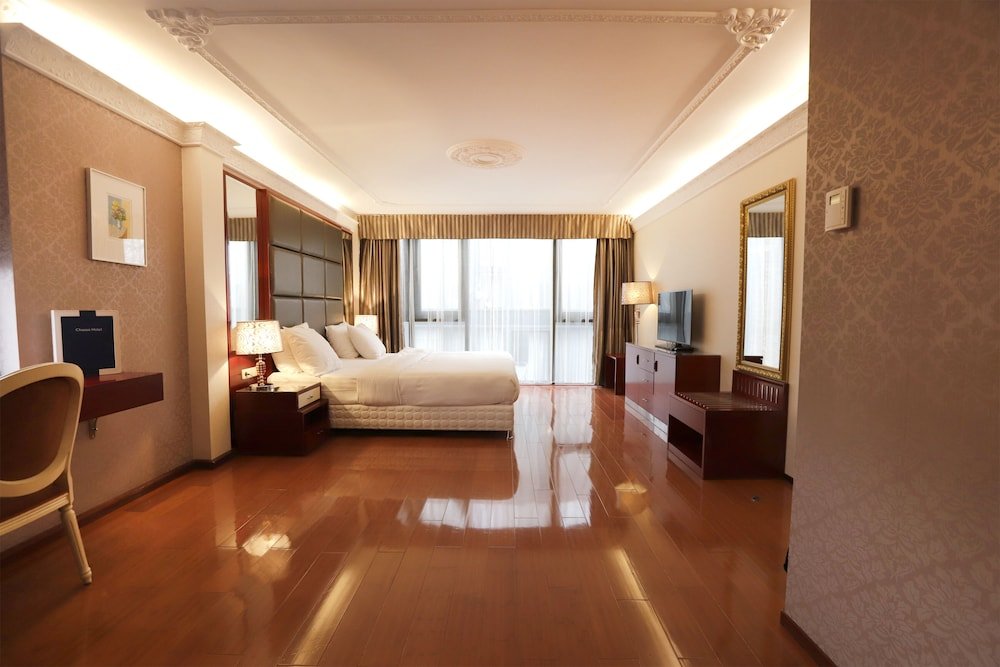 Chasse Boutique Hotel Room Type - Junior Suite, 1 King Bed, Bathtub