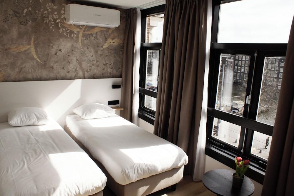 Hotel van Gelder Room Type - Superior Twin Room, 2 Twin Beds, City View