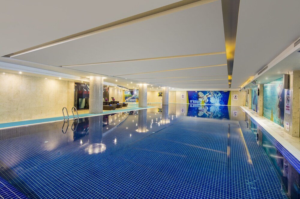 Royal Century Hotel Shanghai - Tap to explore photos