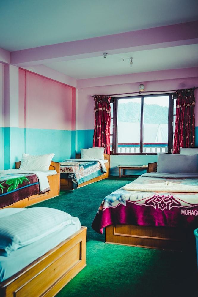 Sadhana Yoga Retreat Centre - Tap to explore photos