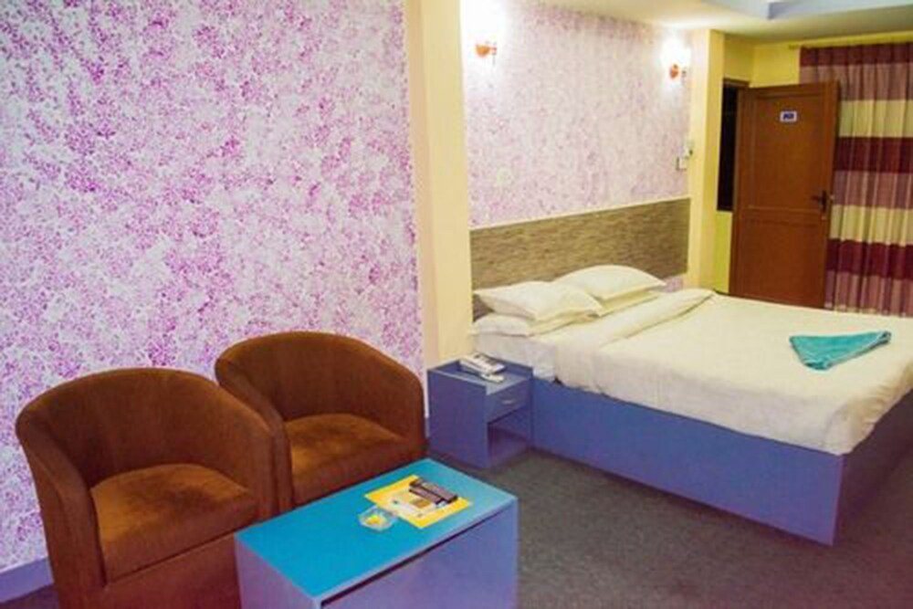 Hotel Om Ganapati Room Type - Deluxe Suite, 1 King Bed, Smoking