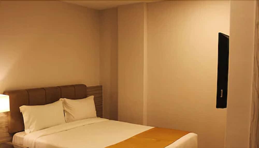 NU Hotel Room Type - Executive Deluxe Room