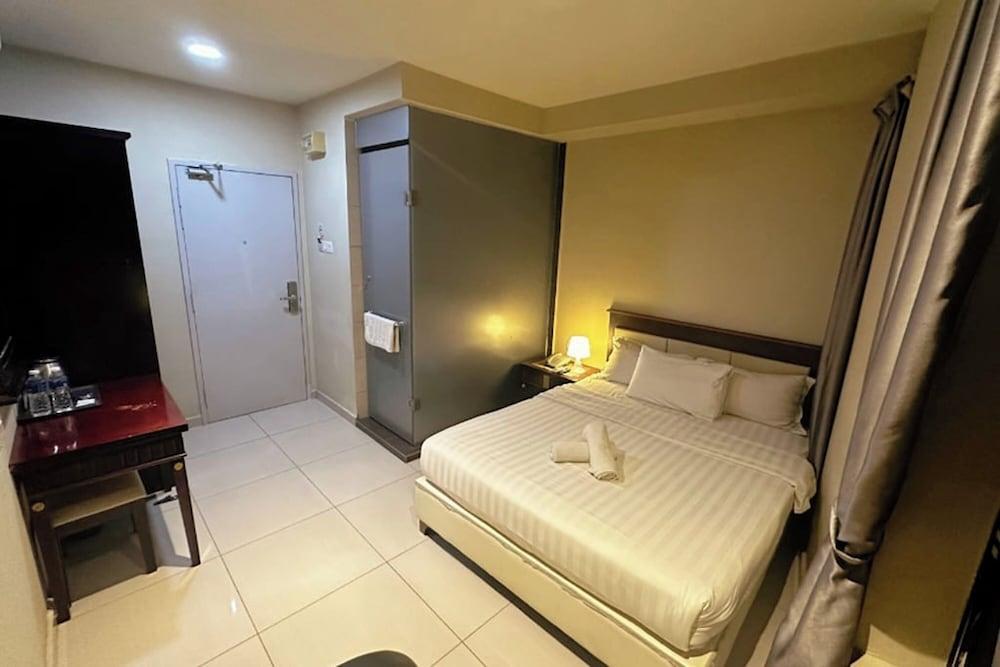 Hotel AL Amin Room Type - Deluxe Queen Room