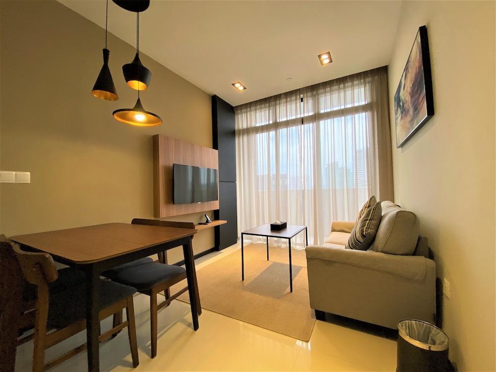 Momentus Serviced Residences Novena - Tap to explore photos