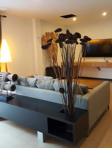 Lot 33 Boutique Hotel - Tap to explore photos