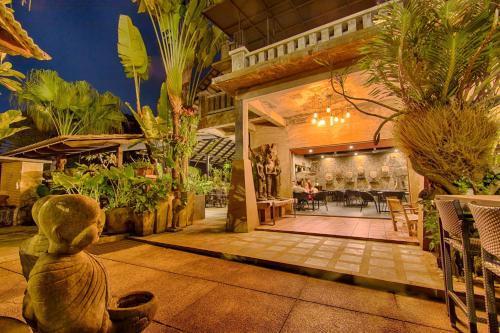 Lot 33 Boutique Hotel - Tap to explore photos