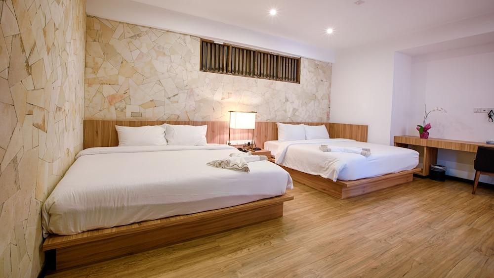 Lot 33 Boutique Hotel Room Type - Executive Room