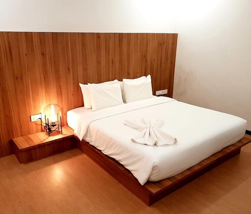 Lot 33 Boutique Hotel Room Type - Standard Room, No Windows