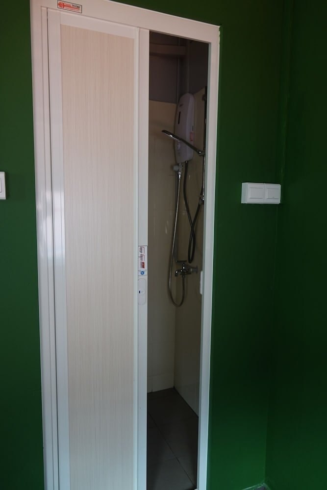 Gap Year Hostel Singapore Singapore Hostel Price Address Reviews