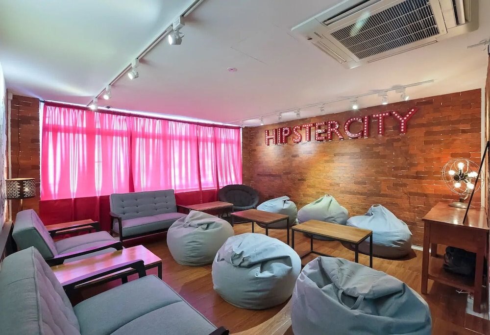 HipsterCity Hostel - Tap to explore photos
