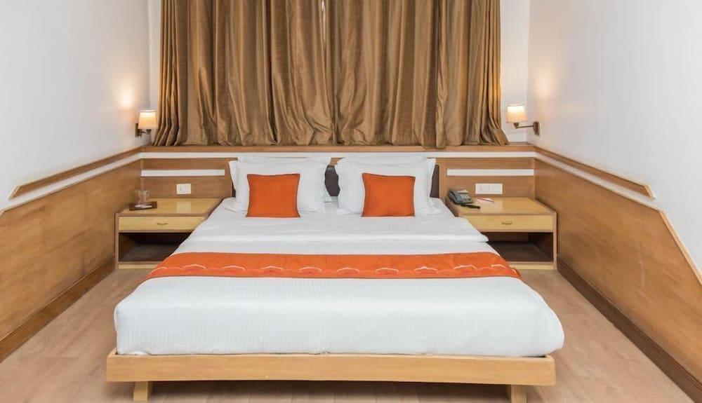 Hotel Padma Room Type - Deluxe Double Room, 1 King Bed