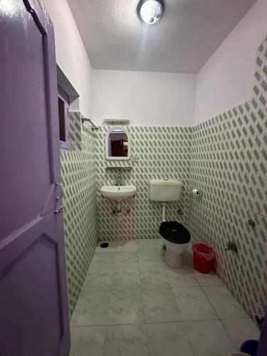 Hotel Harmony - Tap to explore photos