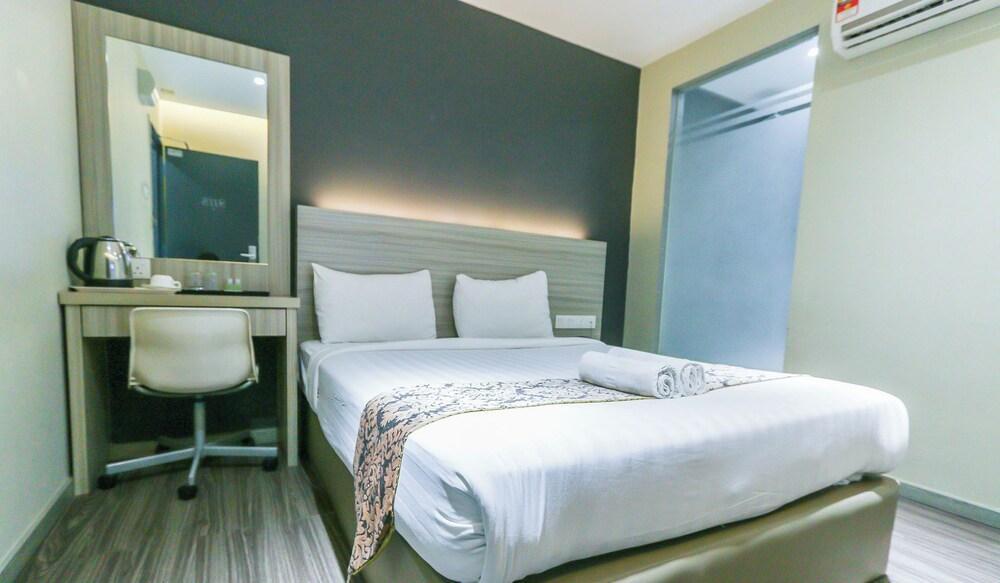 Hotel 99 - Kepong Room Type - Superior Queen