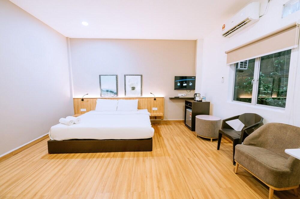 The Concept Hotel Express - Tap to explore photos