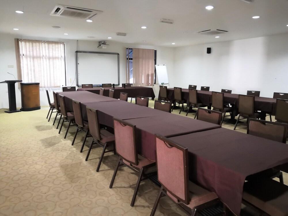 Alia Residence Langkawi 6 2 7 Price Address Reviews