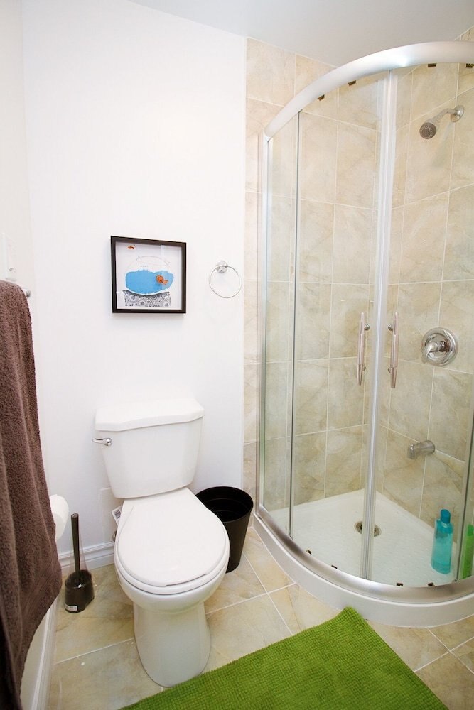 Studio Apartment near Kensington Market – Unit 3 - Tap to explore photos