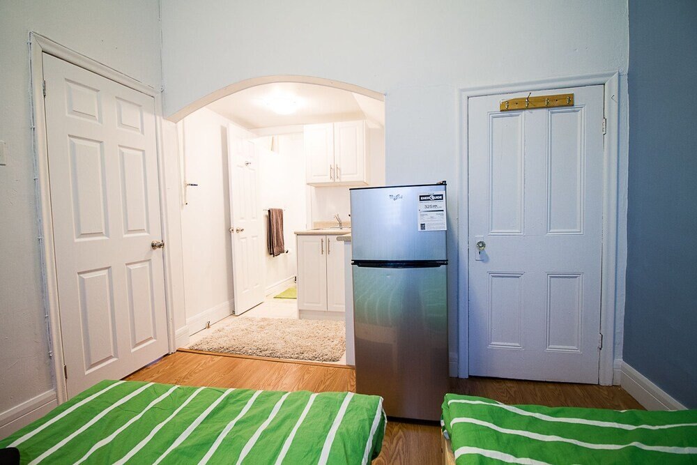 Studio Apartment near Kensington Market – Unit 3 - Tap to explore photos