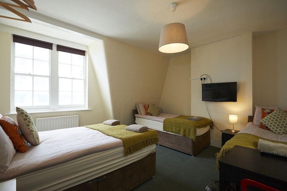 The Grange Pub Room Type - Classic Quadruple Room, Shared Bathroom, City View (Room 5)