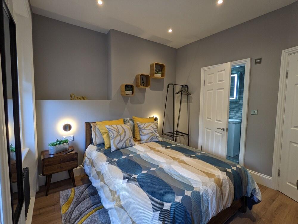 Charlotte Guest House Room Type - Studio, Ensuite (Studio Suite)