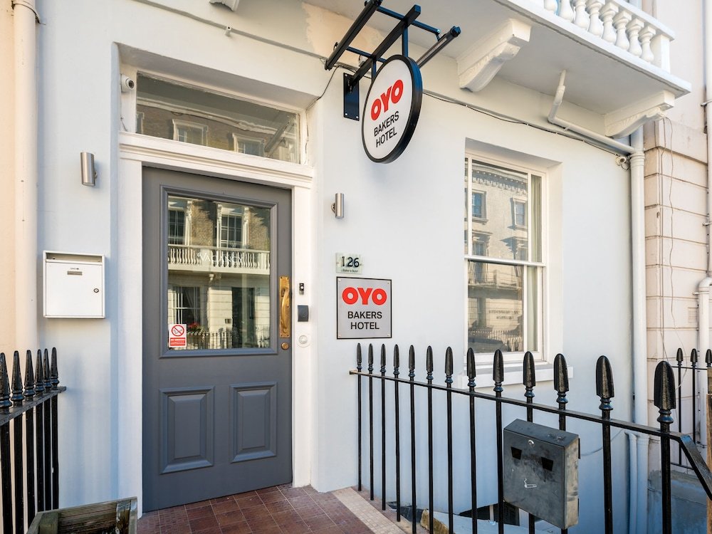 OYO Bakers Hotel London Victoria - Tap to explore photos