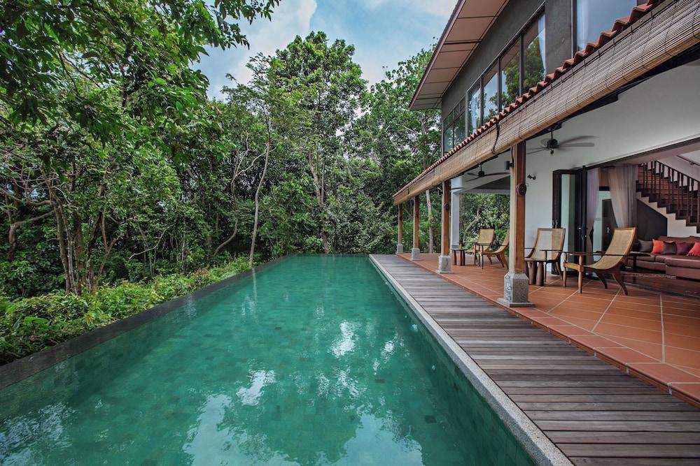 Ambong Pool Villas Room Type - Luxury Villa, 3 Bedrooms, Private Pool, Sea View Ambong Pool Villas Room Type - Luxury Villa, 3 Bedrooms, Private Pool, Sea View