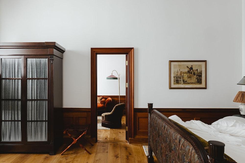 The Ned Room Type - Heritage Suite