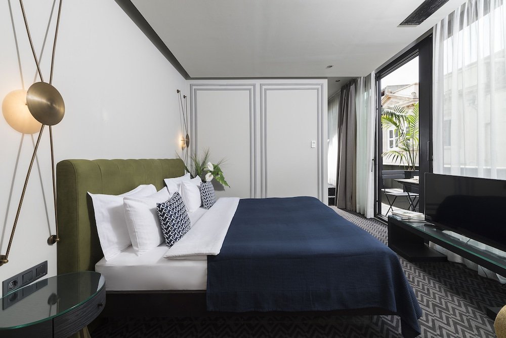 Nabu Hotel Room Type - Junior Suite, 1 King Bed, Balcony, City View Nabu Hotel Room Type - Junior Suite, 1 King Bed, Balcony, City View