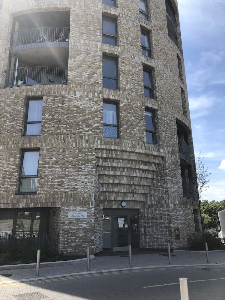 Wembley 2 Bedroom Apartment - Tap to explore photos