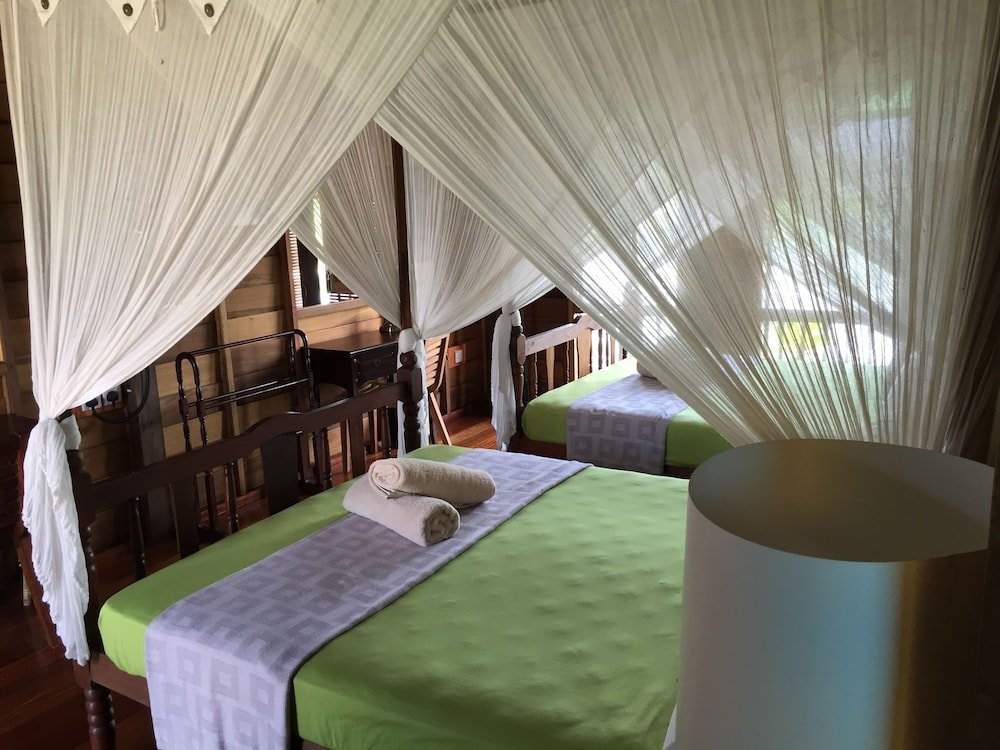 Tanabendang Banglos Room Type - Anjung Chalet B1