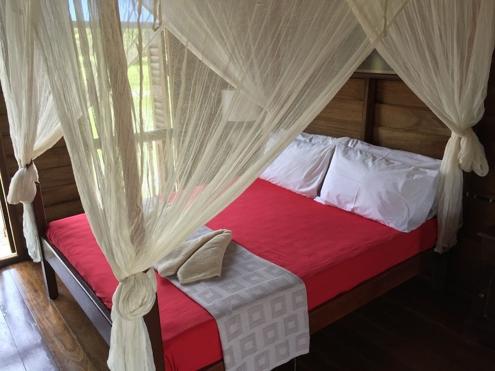 Tanabendang Banglos Room Type - Tibar Layar Chalet B3