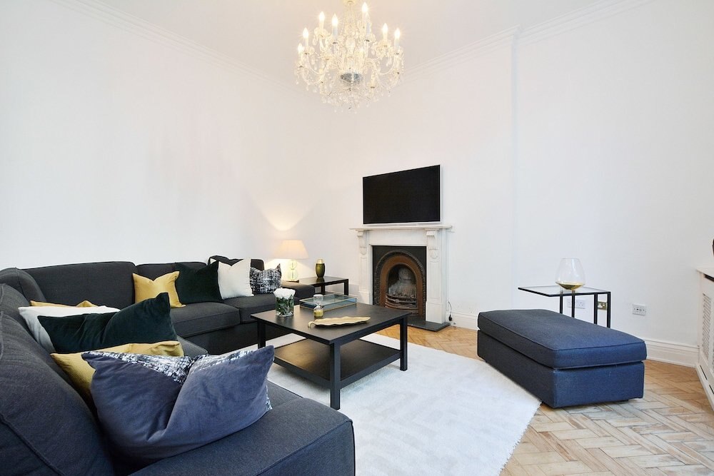 Rutland Gardens Apartment - Tap to explore photos