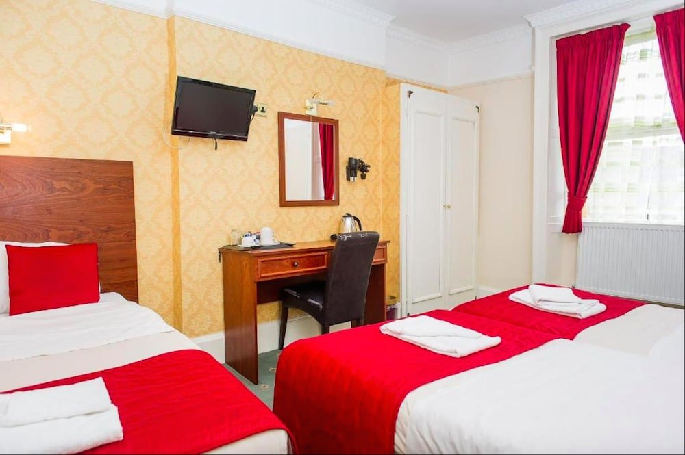 Avonmore Hotel Cartwright Gardens Room Type - Triple Room, Ensuite