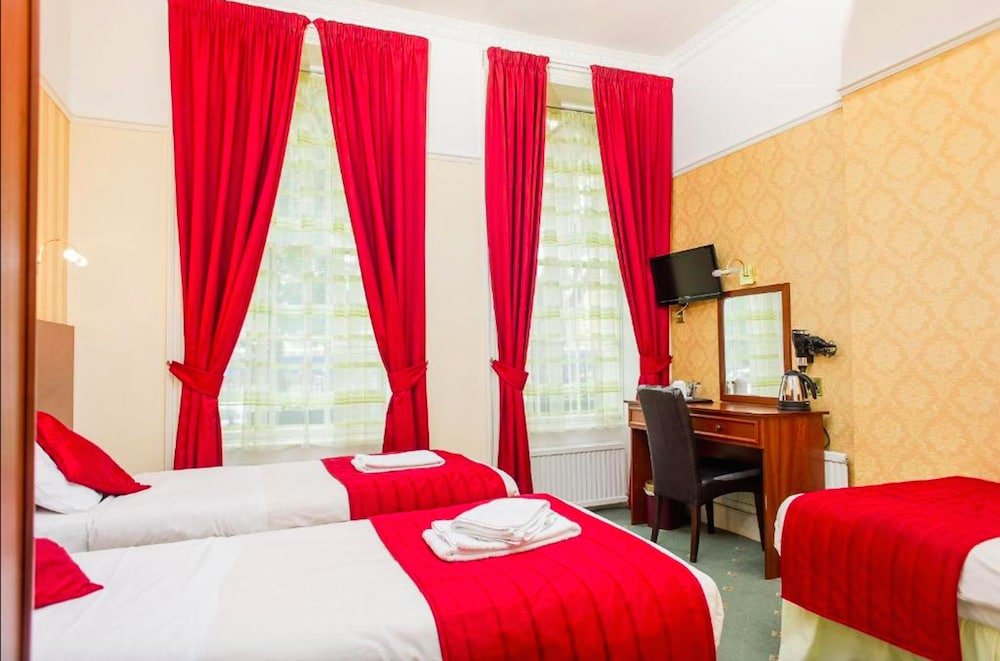 Avonmore Hotel Cartwright Gardens Room Type - Family Room, Ensuite