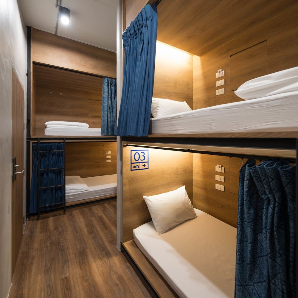 Natee Hostel Room Type - Deluxe 4 Beds in Mixed Dormitory with Bathroom