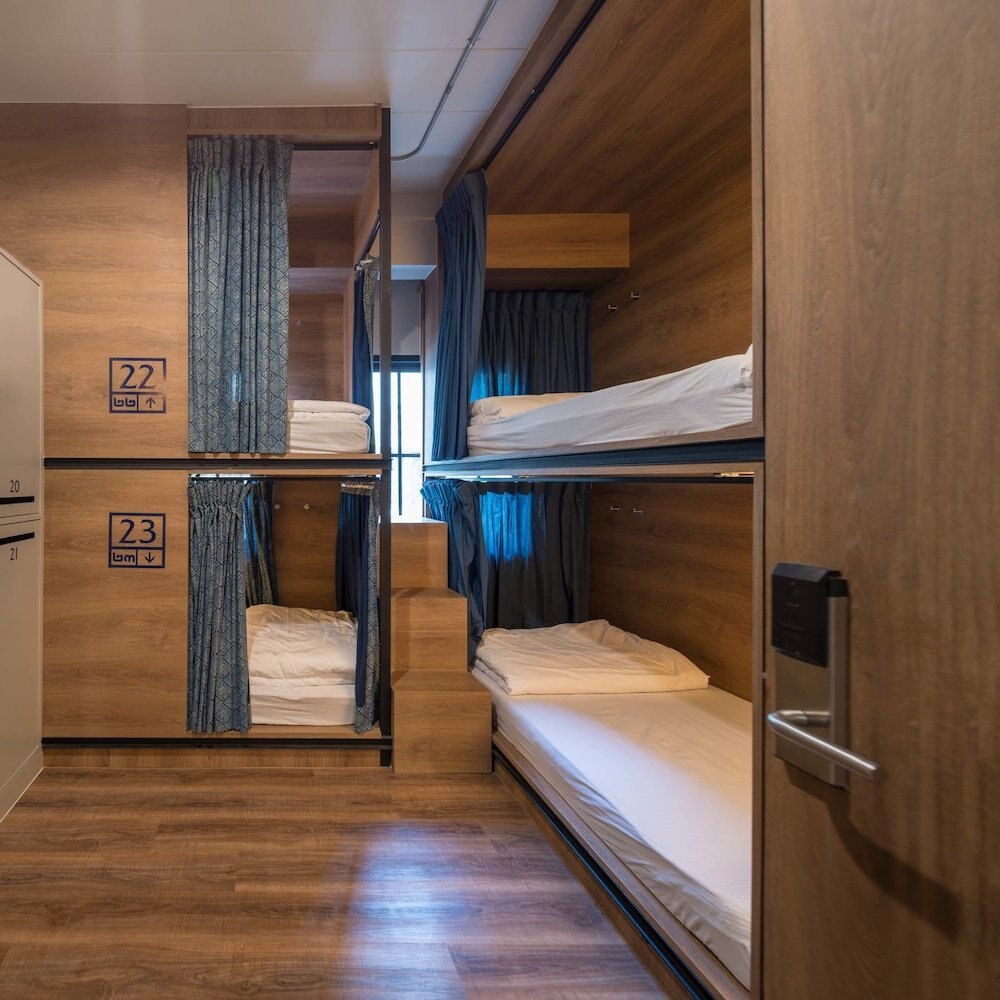 Natee Hostel Room Type - 6-Bed Mixed Dormitory with Shared Bathroom