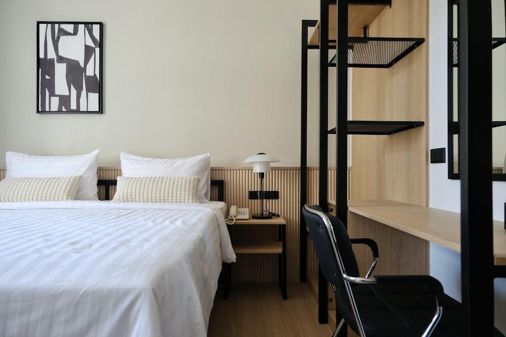 Baan Noppadol Room Type - Standard Double Room, 1 King Bed, Non Smoking