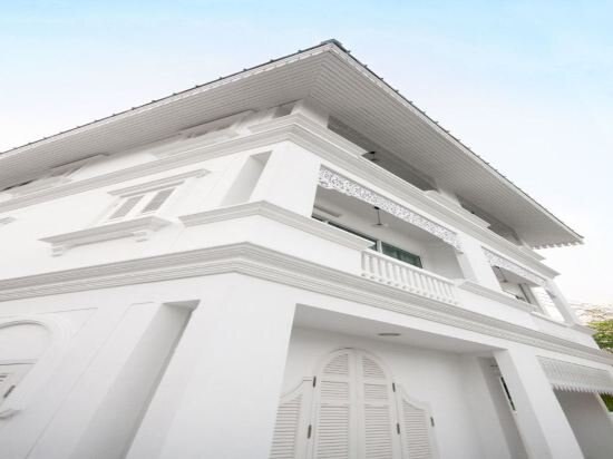 Dharasom Colonial House Bangkok Price Address Reviews