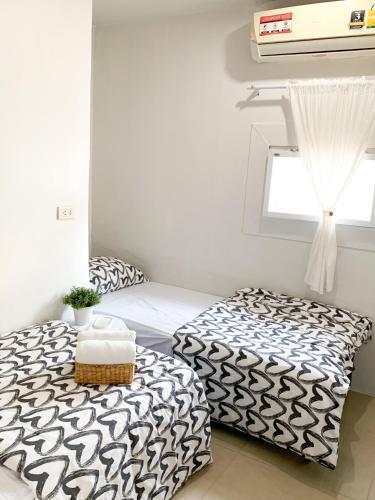 1Sabai Hostel Room Type - Budget Twin Room