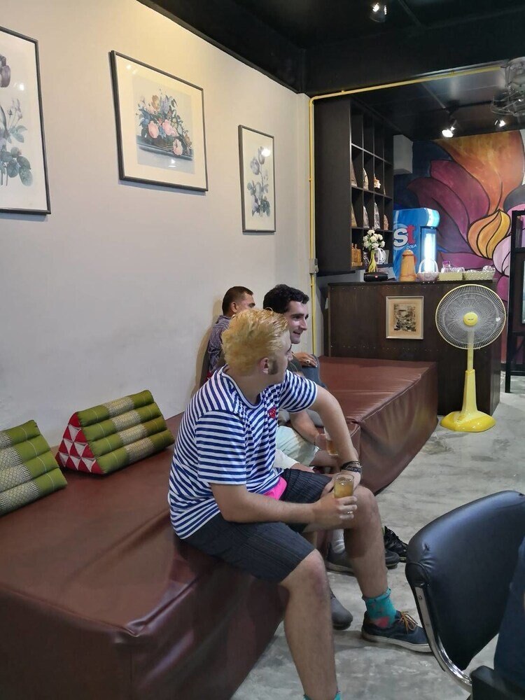Feel Like Home Dormitory - Hostel - Tap to explore photos