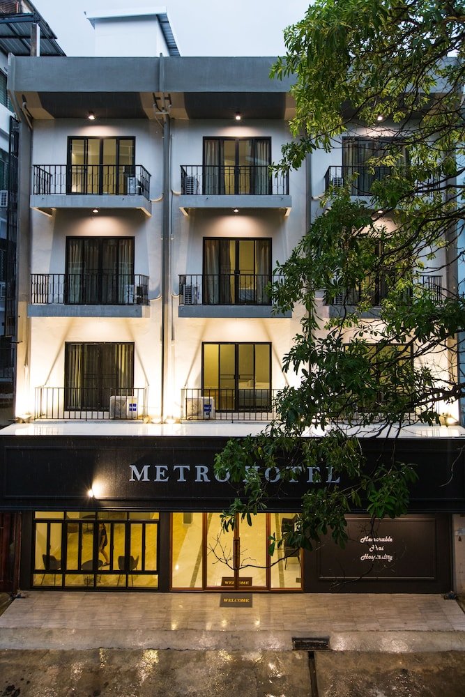 Metro Hotel