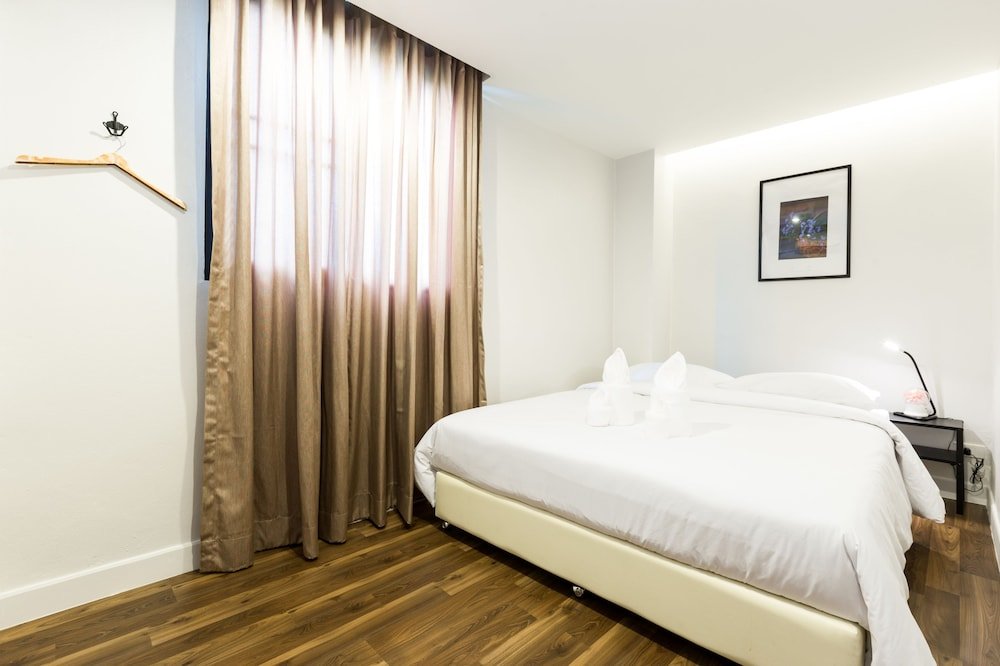 Metro Hotel Room Type - Superior Double Room