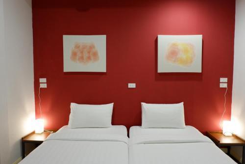 Peace Factory Hostel Room Type - Deluxe Twin Room